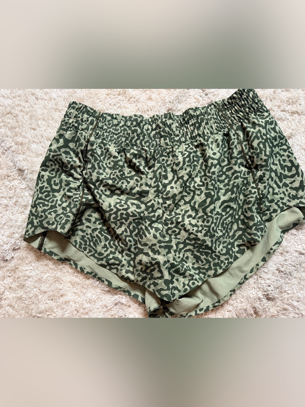 Athleta Green Camo colored camo type athletic shorts SZ Small